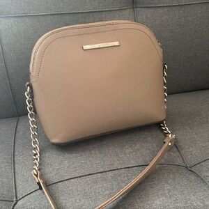 Steve Madden Taupe Dome Crossbody Bag Gold Chain Shoulder Purse